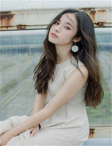 《一面膜胸一面膜下免费-黄色美容院电影》