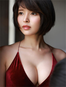 《乱论电影-男子扒开美女尿口做羞羞的事》