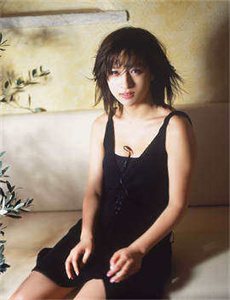《japanese wife 18一19-男人吃奶捏奶很爽视频免费》